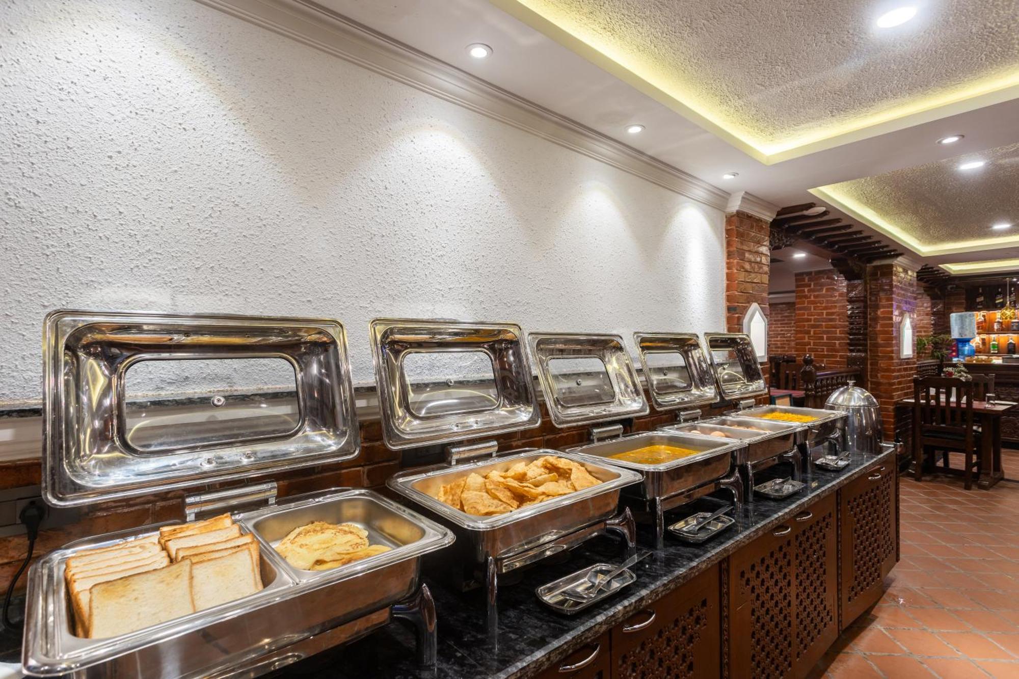 Amarawati Boutique Hotel Катманду Экстерьер фото