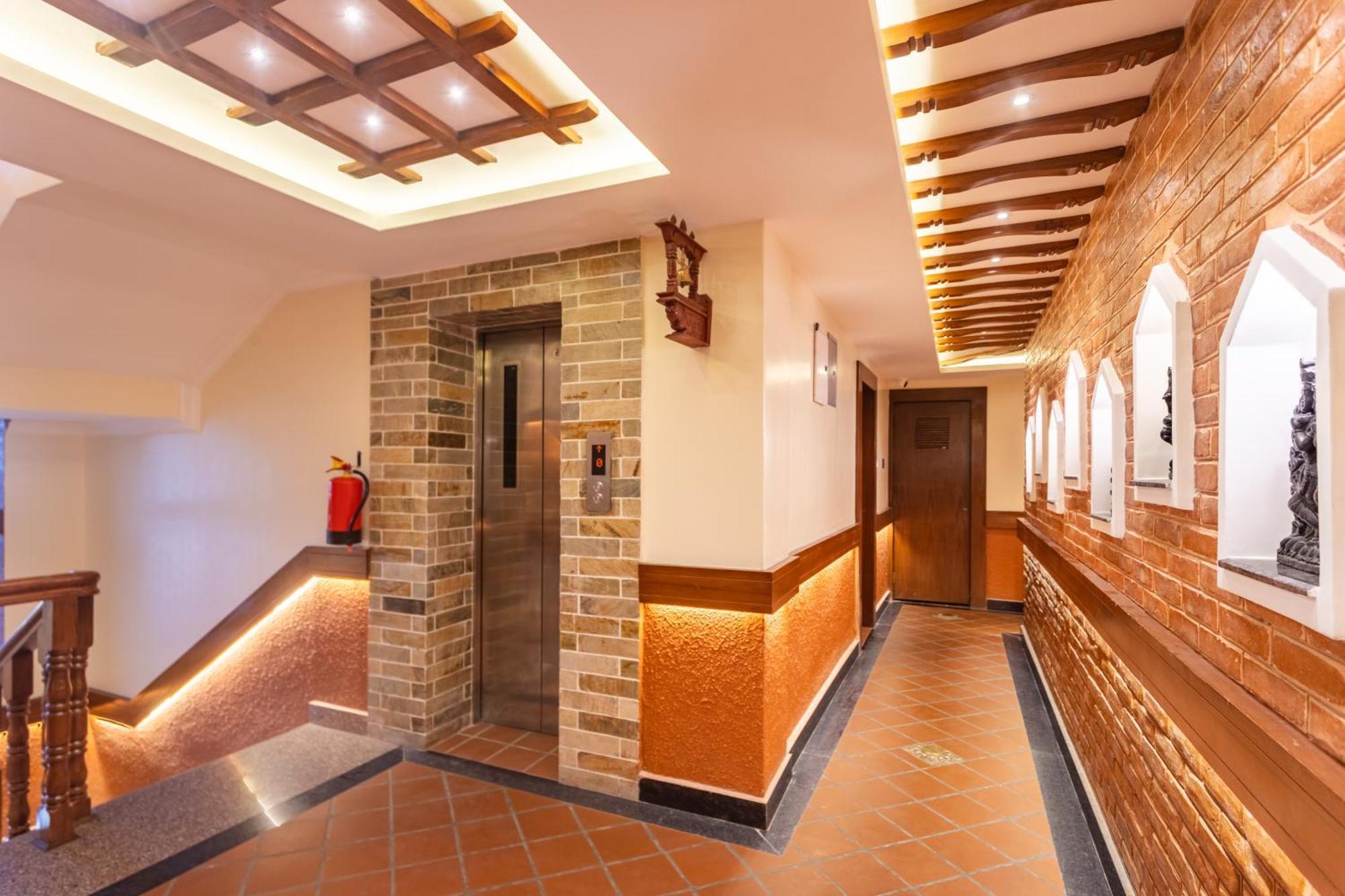Amarawati Boutique Hotel Катманду Экстерьер фото
