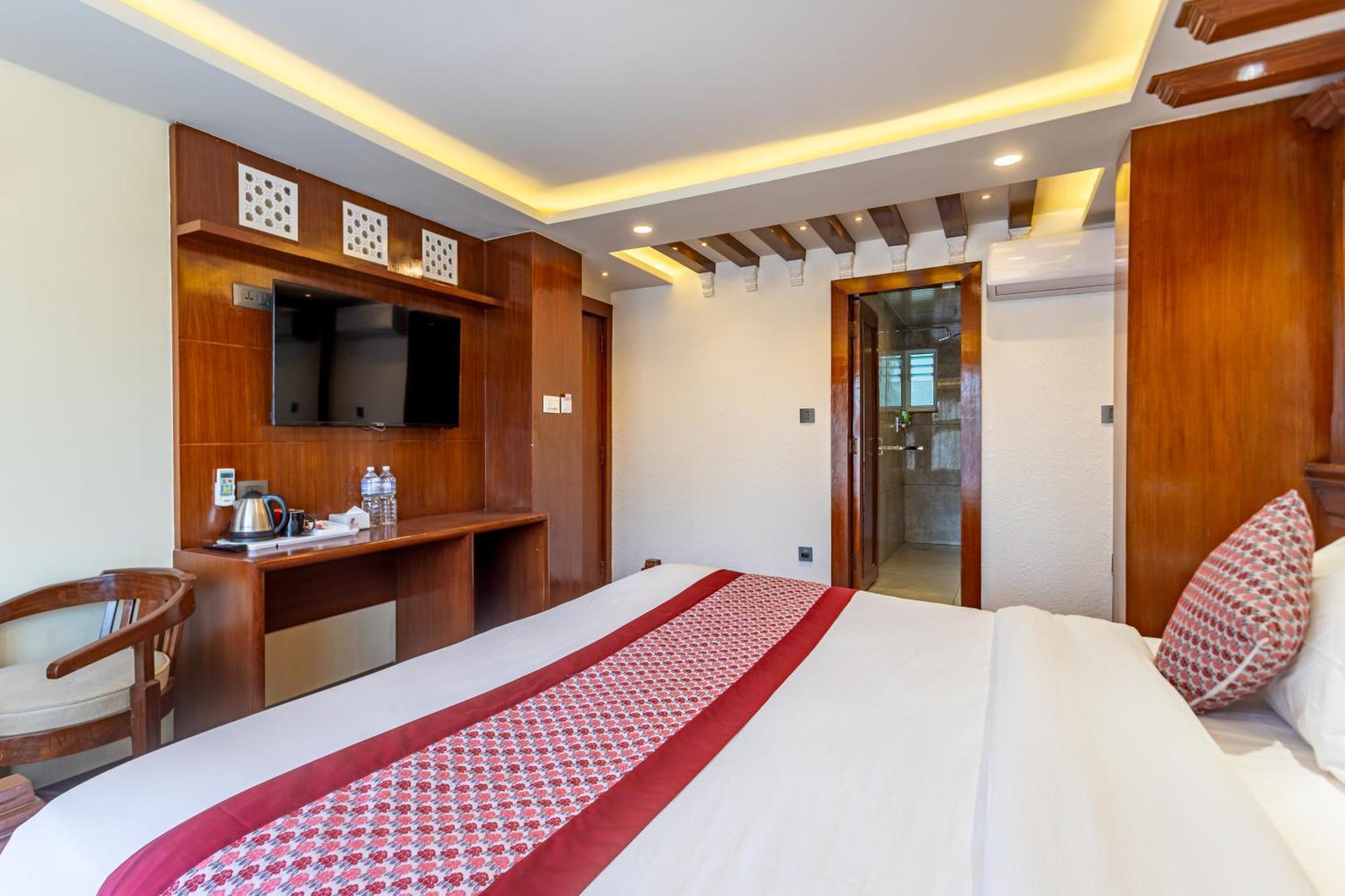 Amarawati Boutique Hotel Катманду Экстерьер фото