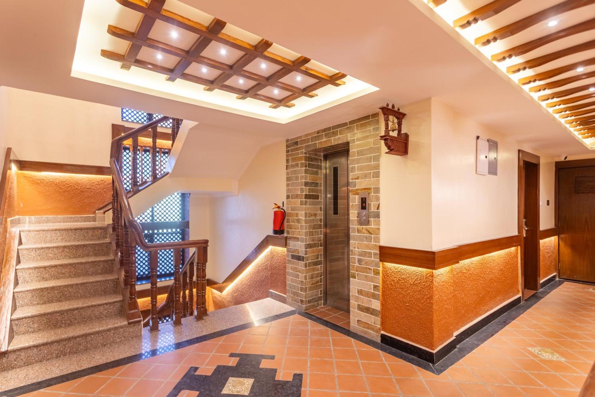 Amarawati Boutique Hotel Катманду Экстерьер фото