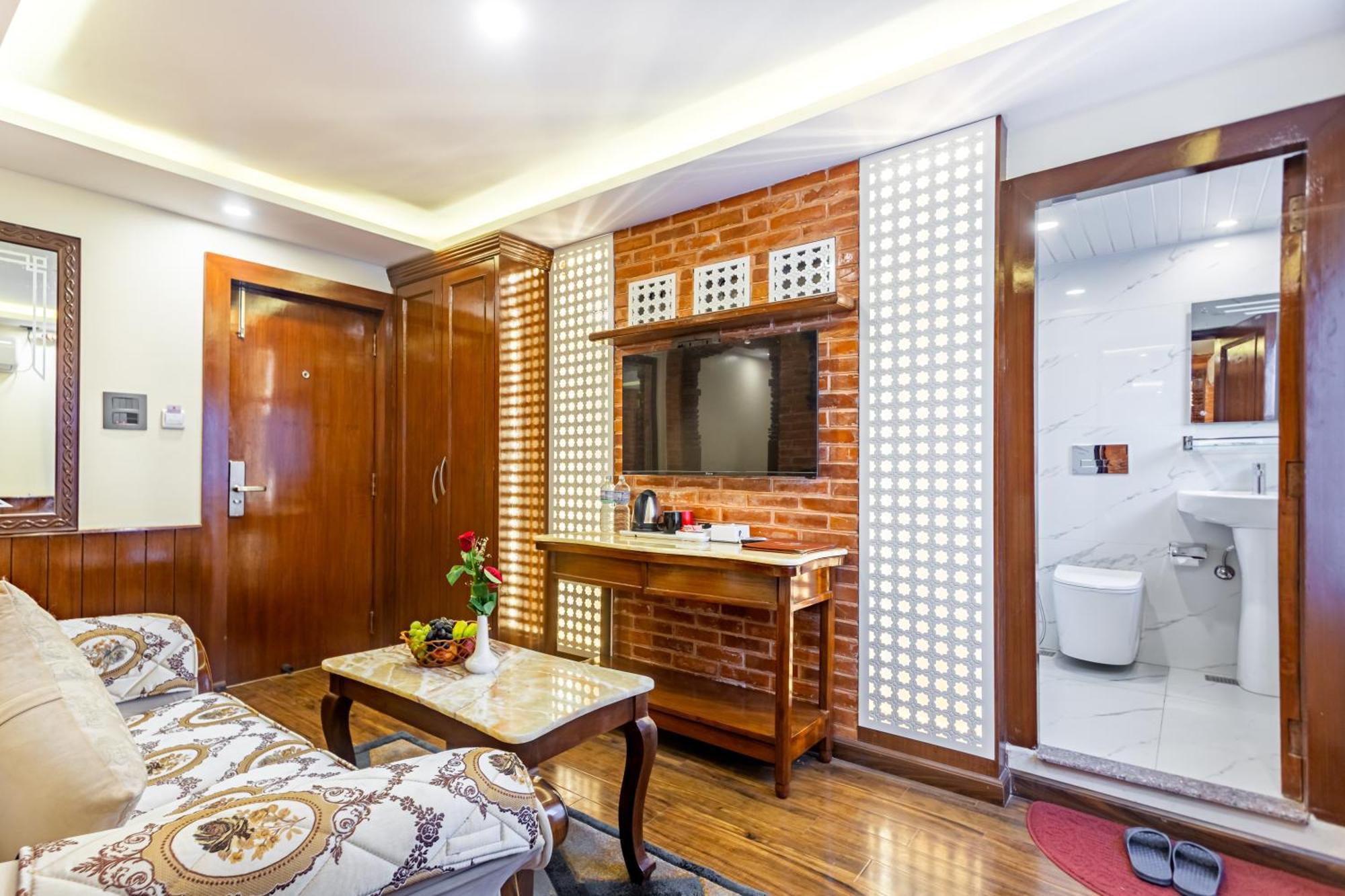 Amarawati Boutique Hotel Катманду Экстерьер фото