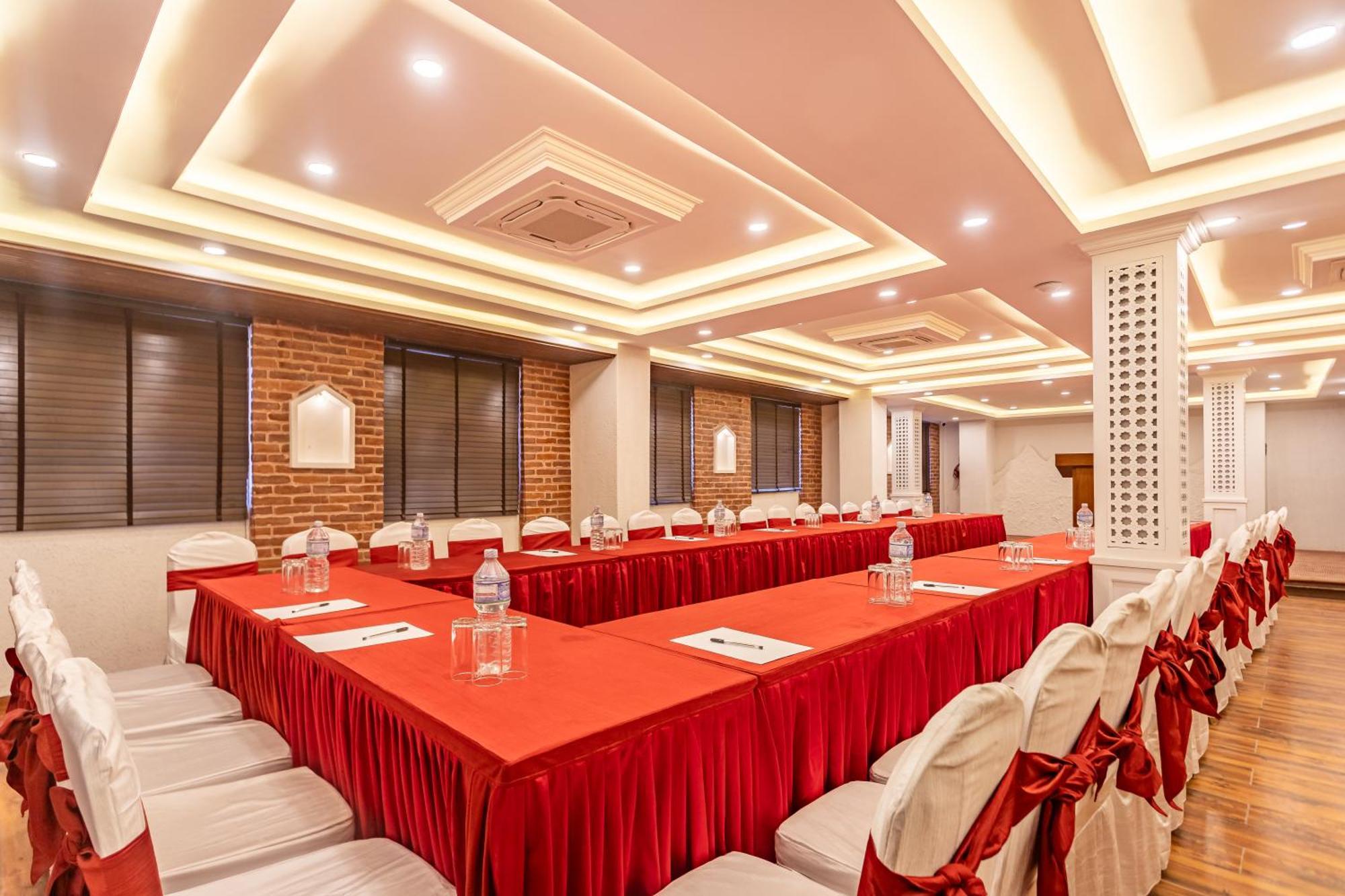 Amarawati Boutique Hotel Катманду Экстерьер фото