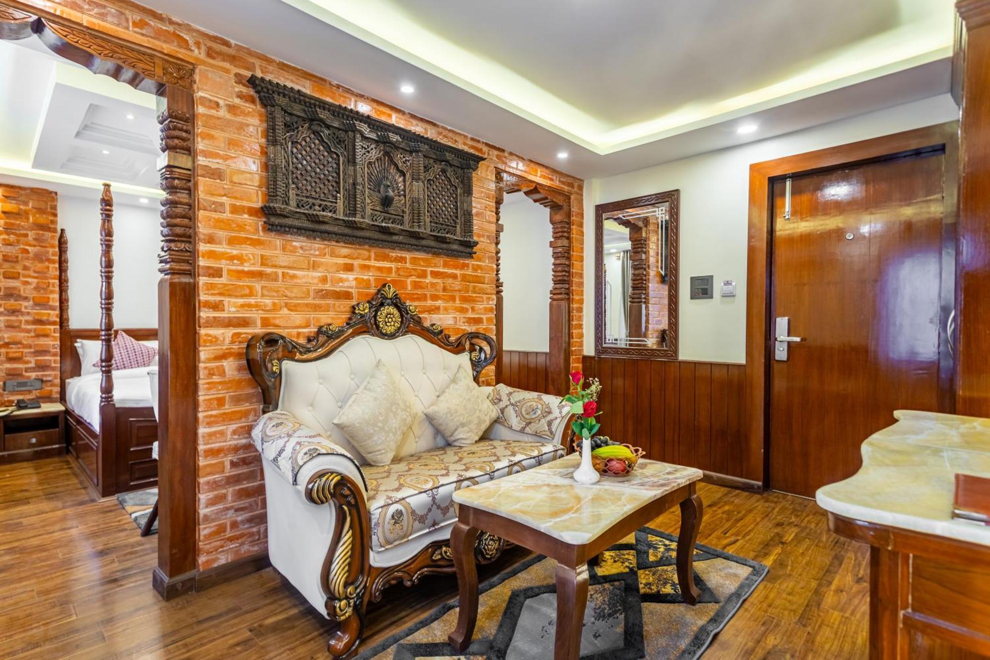 Amarawati Boutique Hotel Катманду Экстерьер фото